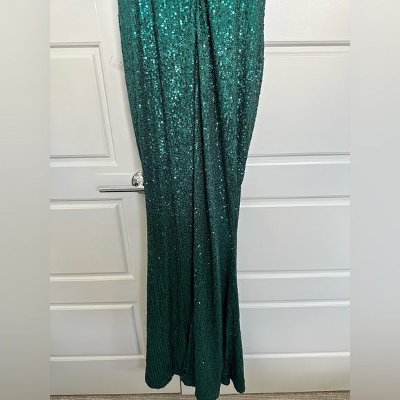 Never Worn Fashion Nova Dress - Picture 6 of 8